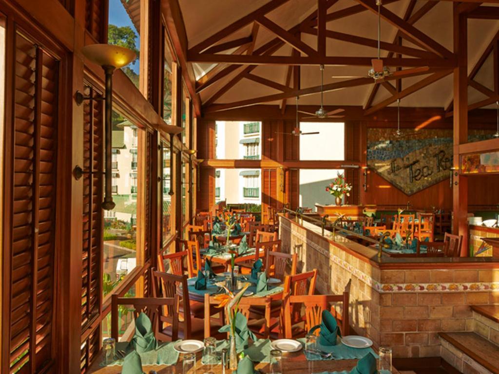 Hotel Club Mahindra Munnar Chinnakanal Exterior foto